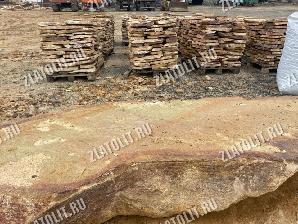 валуны (глыбы) из златолита для ландшафта в наличии от производителя